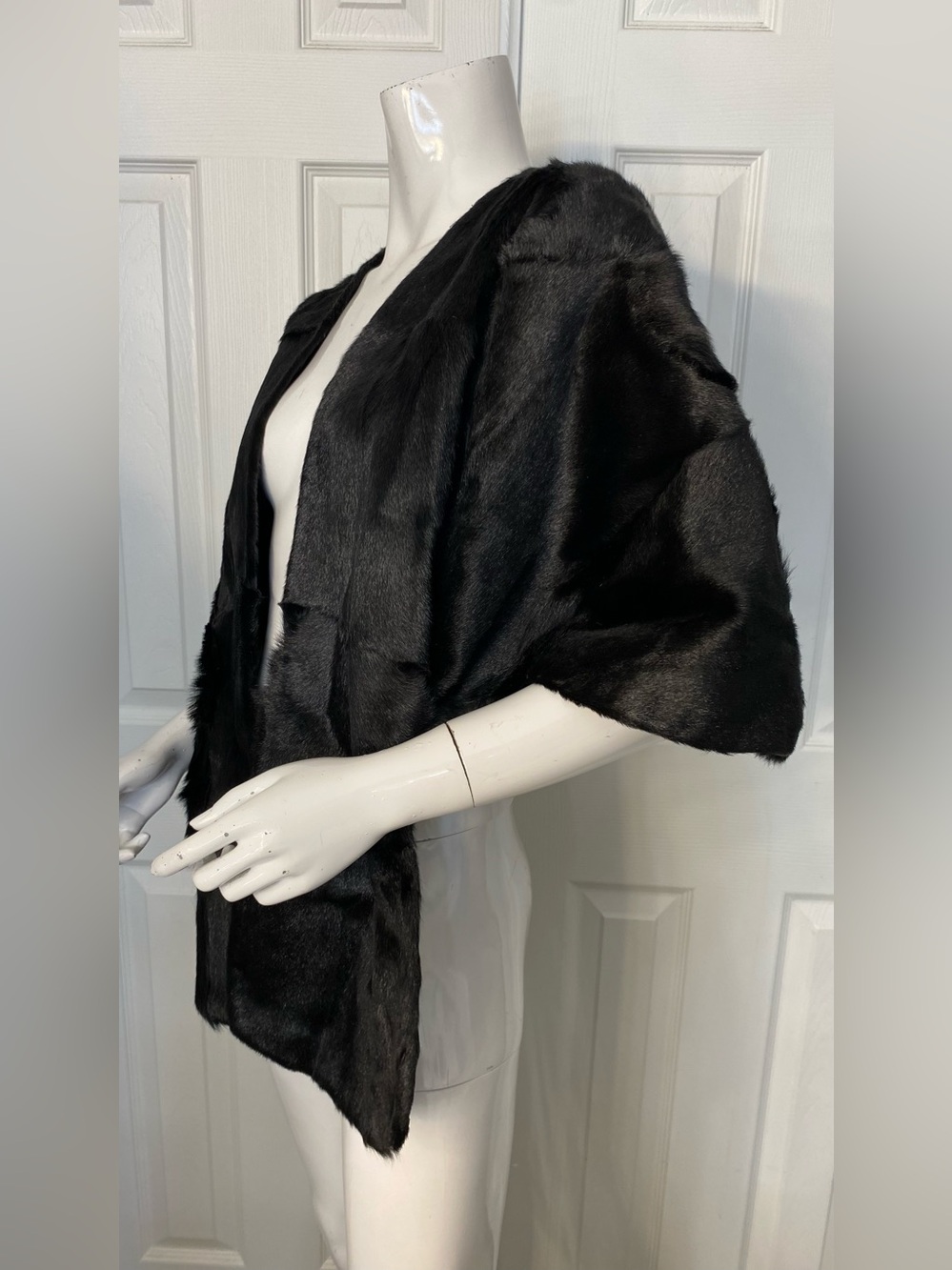 ‼️Vintage Black Goat Skin Fur Capelet